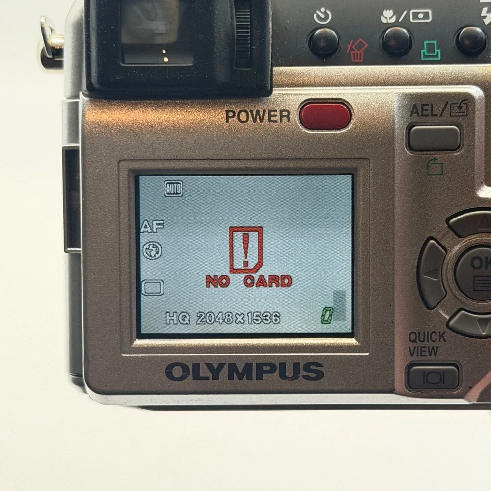 Olympus Camedia C-740 Ultra Zoom 3.2MP Digital Camera Silver 10x Optical Zoom